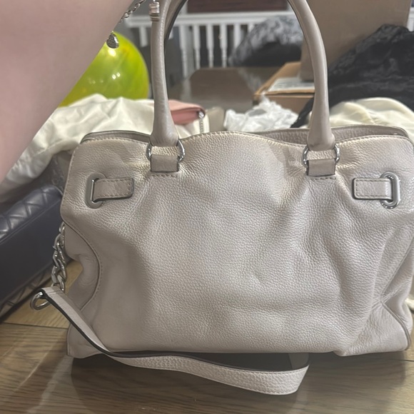 Michael Kors Cream Leather Handbag - Picture 2 of 6
